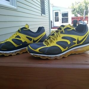 Used Mens Nike Air Max Size 10.5 (Gray & Yellow)